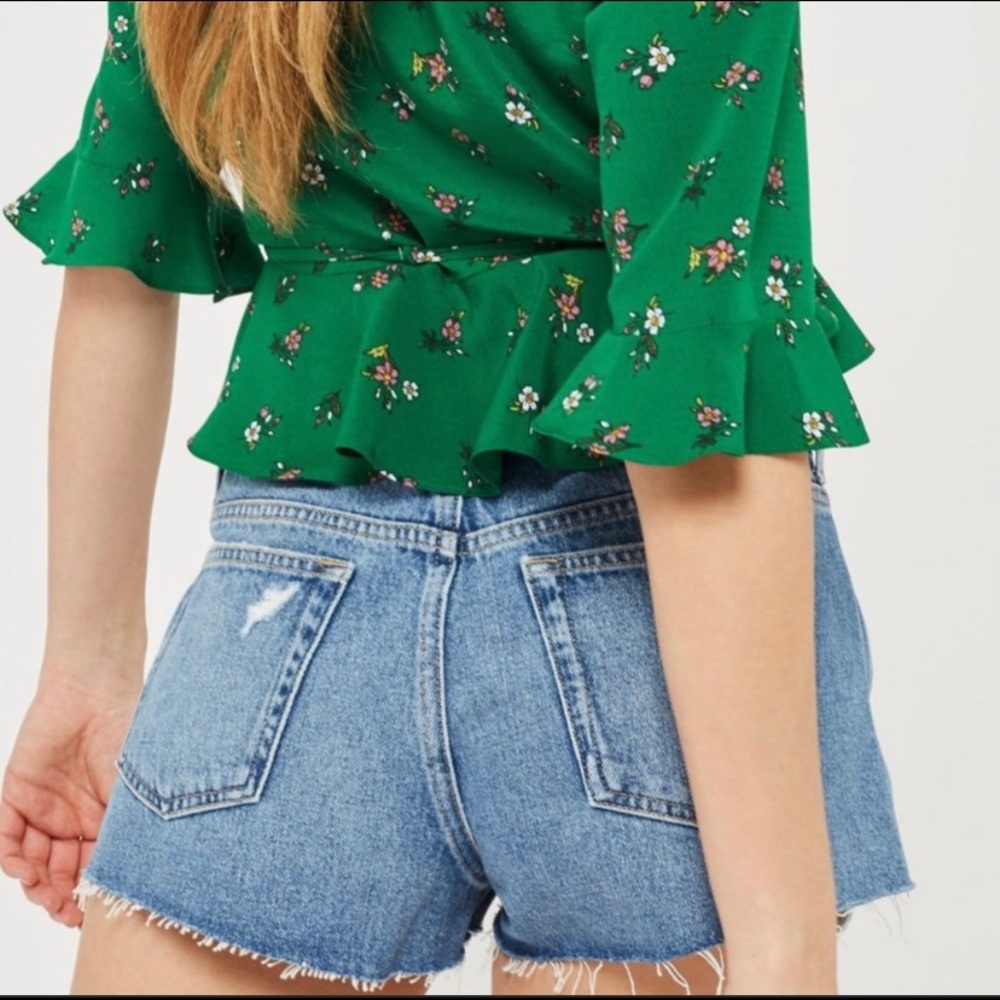๐HP๐๐ TOPSHOP CORY PETITE DISTRESSED SHORTS 0 - Picture 3 of 8